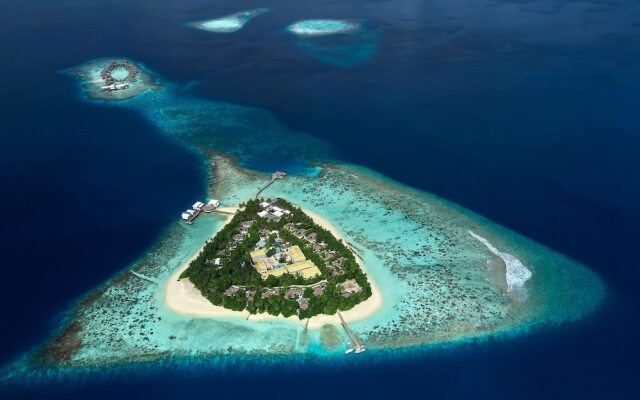 Raffles Maldives Meradhoo Resort