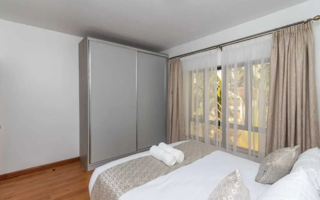 Cysuites Apartment Hotel