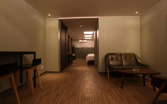 Yeoksam Hotel LIN