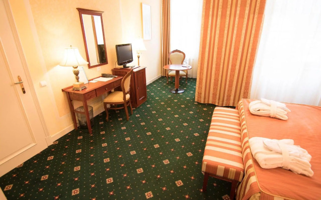 Humboldt Park Hotel And Spa