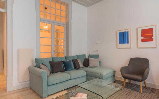 Lovelystay - Charming 3 Bedroom Wonder Downtown