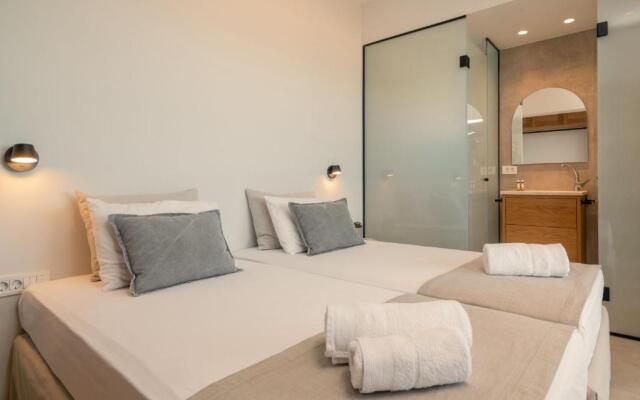Paradise Studios & Apartments
