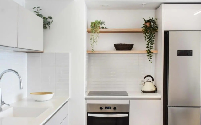 Incredible 2BR in Geula by HolyGuest