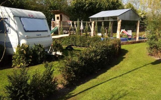 Urlaub machen im großen Garten direkt am Kinderparadis Irrland