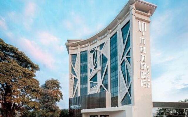 Up Fashion Hotel (Zhongshan North Station)