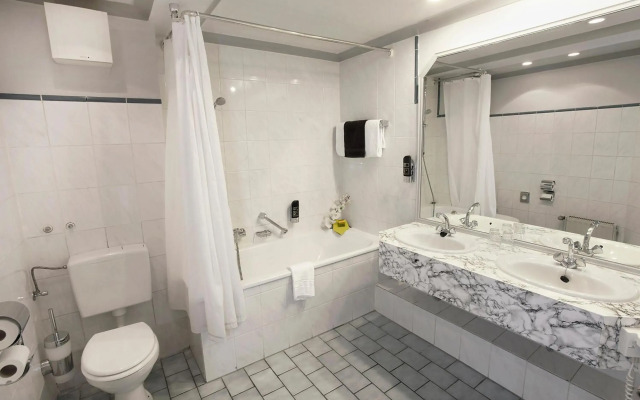 INA Hotel Royal