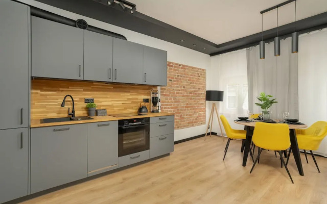 Secret Garden Apartment by Renters