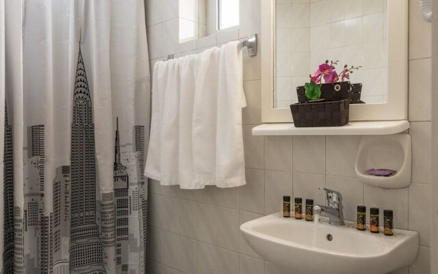 Oliva Beach Studios & Apartments