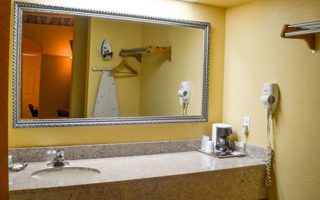Magnolia Inn And Suites