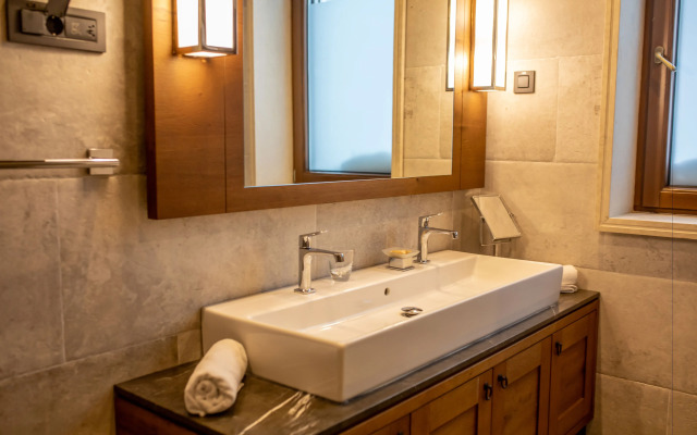 Отель Grey Family Hotel