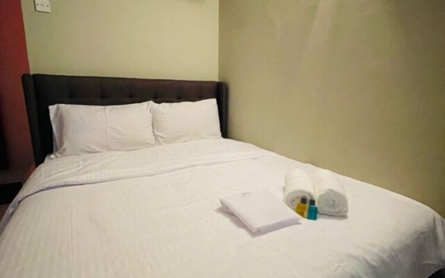 OYO 90338 Prima Saujana Budget Hotel