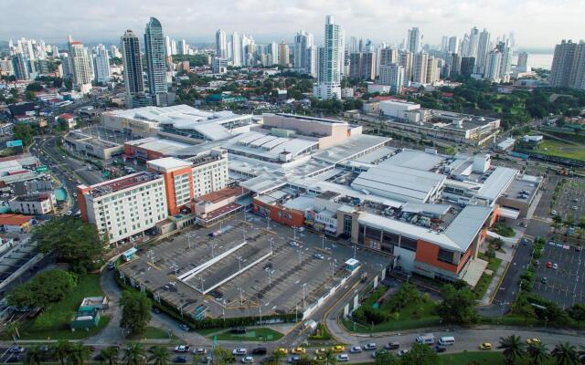 Courtyard by Marriott Panama Multiplaza Mall