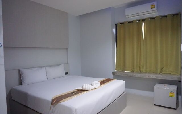 C2U Hotel Uthai Thani - Adults Only