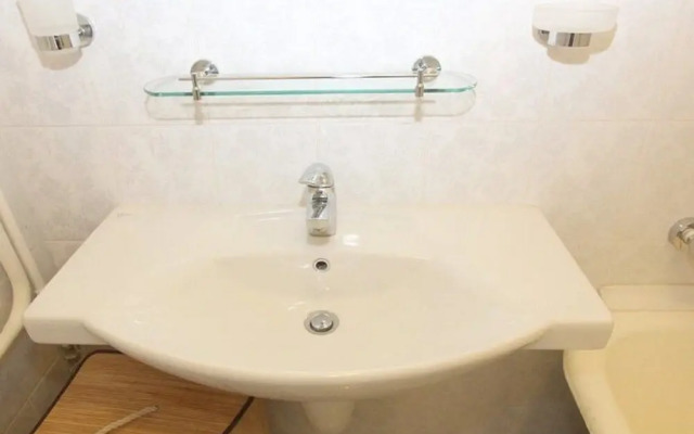 Улучшенные апартаменты «ApartLux Профсоюзная 24»