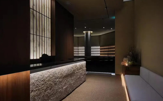 UH Suite The Gangnam