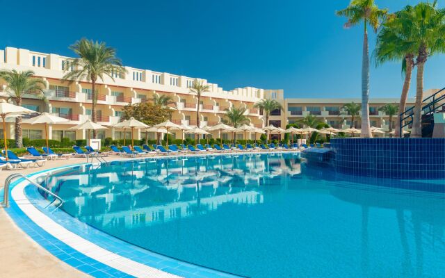 Xperience Kiroseiz Parkland Resort