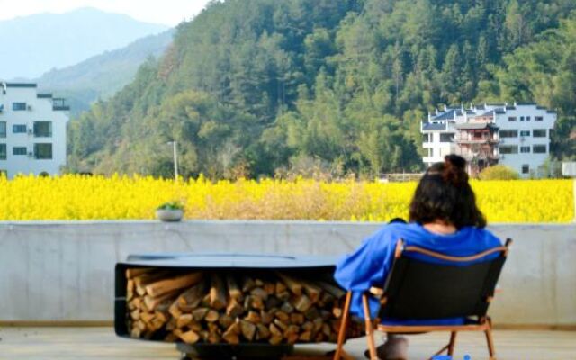 Wuyuan Zuo'an Zhiye Homestay (Guling Scenic Area)