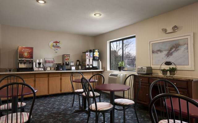 Super 8 by Wyndham Cromwell/Middletown