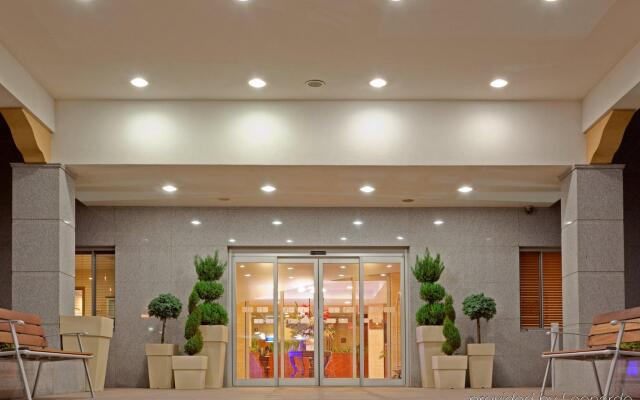 Holiday Inn Express Maspeth by IHG