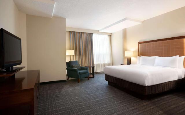 Travelodge By Wyndham Conference Centre & Suites Whitecourt