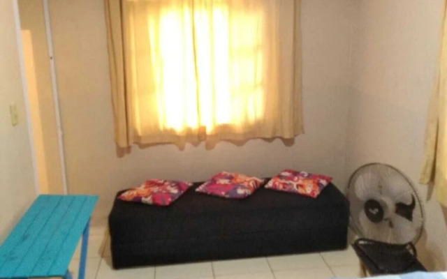 Casa de Um Quarto 2 minutos da praia