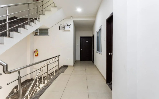 OYO 18692 Jmc Star Inn