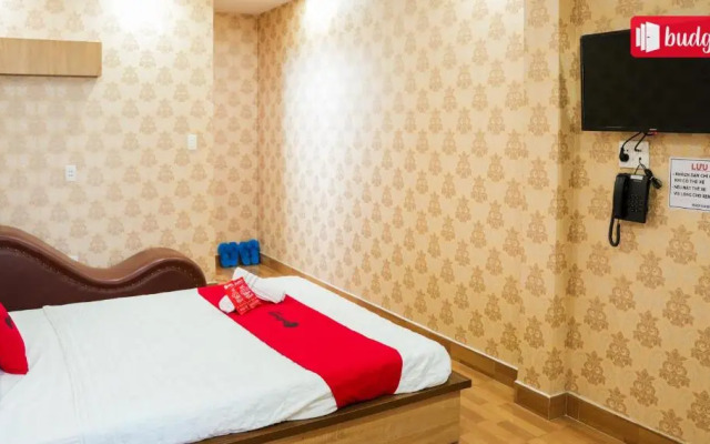 RedDoorz Bich Thu Hotel