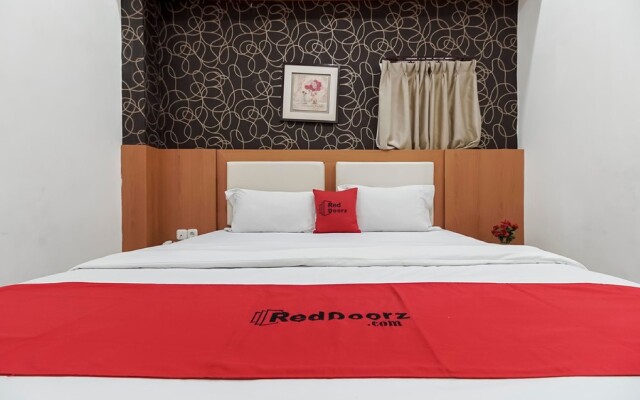 RedDoorz near Mall Panakkukang 3