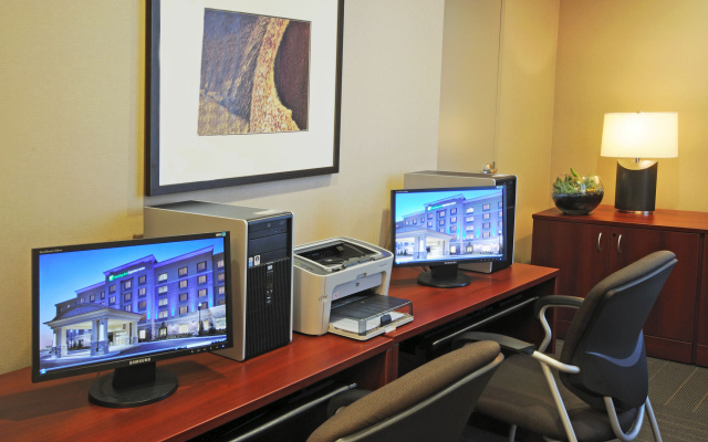 Holiday Inn Express & Suites Vaughan-Southwest by IHG