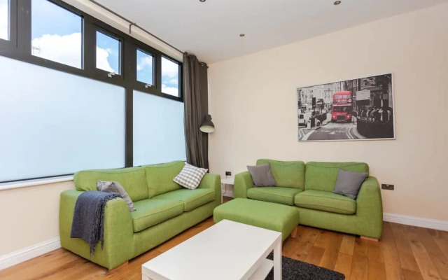 Stylish 2 Bedroom Apartment in Greenwich