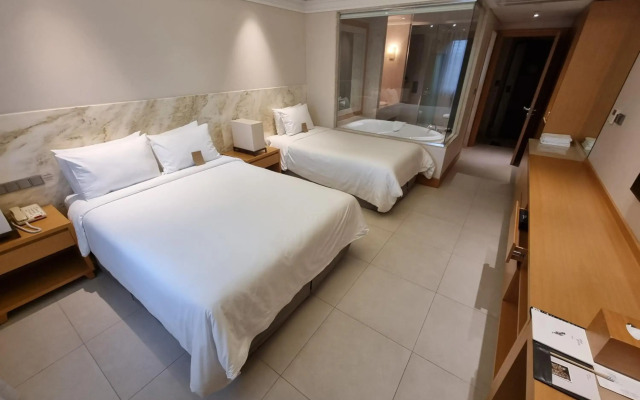 Pine Grove Hotel