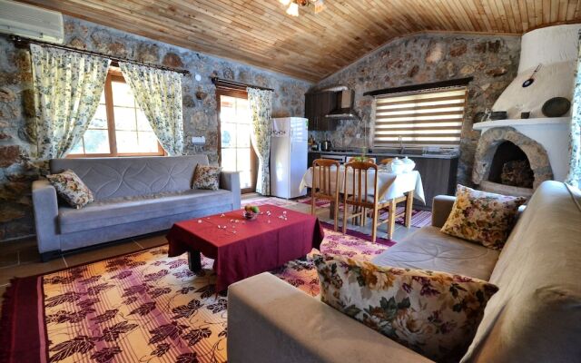 Villa Teo 2 by Helaltatilvillari