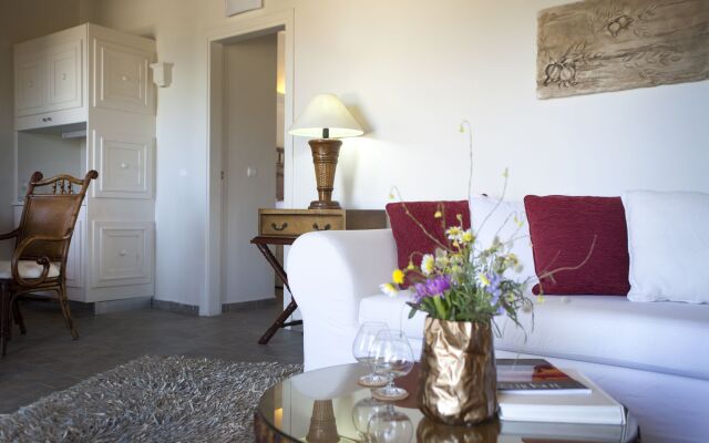 Porto Kea Suites