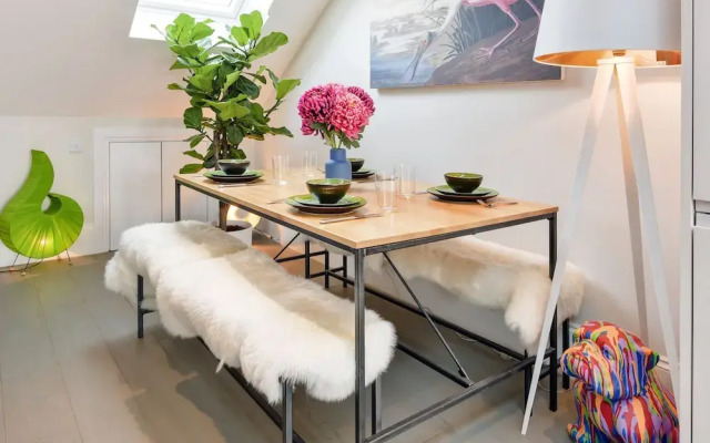 Stylish Family Home Close To Ealing Common