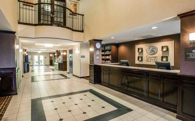 Comfort Suites Hanes Mall