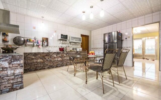 Red Crown Jacana B&B