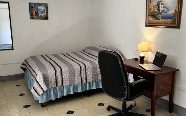 El Callejon Guest House