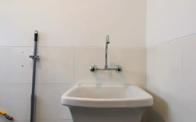 w Sophisticated 2BR With Balcony in Miraflores