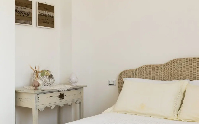 Marie Maison Salinola