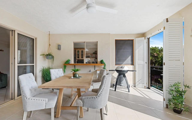 Lakeside Luxe Retreat - Pool View BBQ Spa Bath