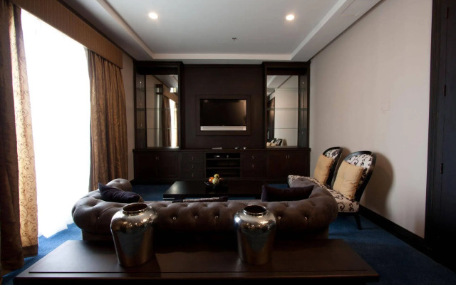 Lewis Grand Hotel