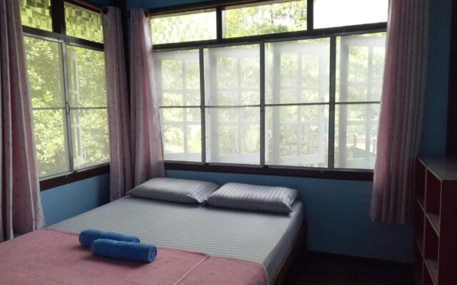 Ta Yai Homestay (ตา ยาย โฮมสเตย์)