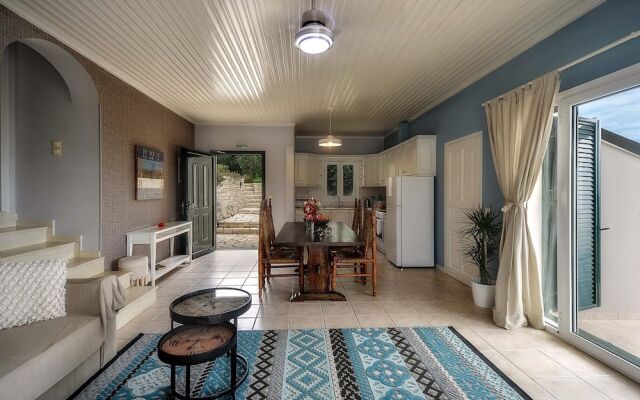Danai Villa - Charming Escape With Oceanside Views