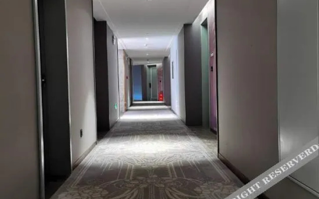 Mercure Hotel (Wuhan Yangluo Development Zone)