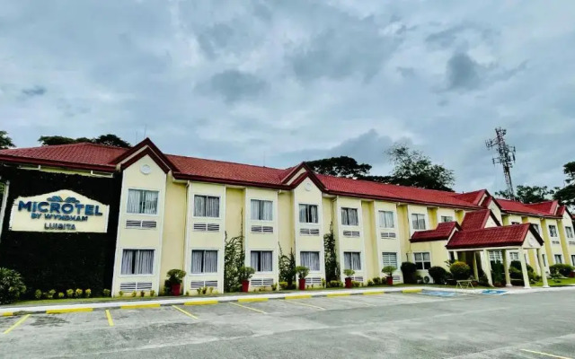 Microtel Inn & Suites