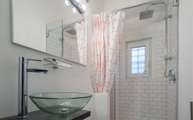 Central Station Apartment by Mmega