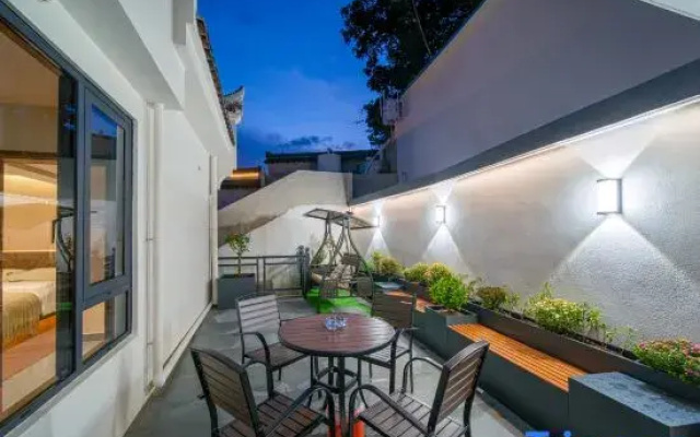 Jiuhua Mountain Tanxiangyuan Homestay (Roushen Baodian)