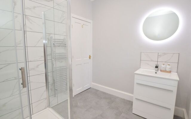 The Gallery Apartment