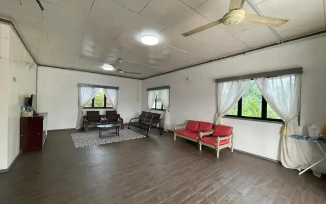OYO Home 90349 Anique Hoemstay