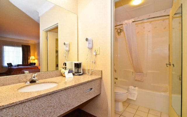 Peach State Inn & Suites